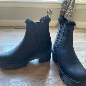 Dr.Marten rometty faux fur leather chelsea boots.